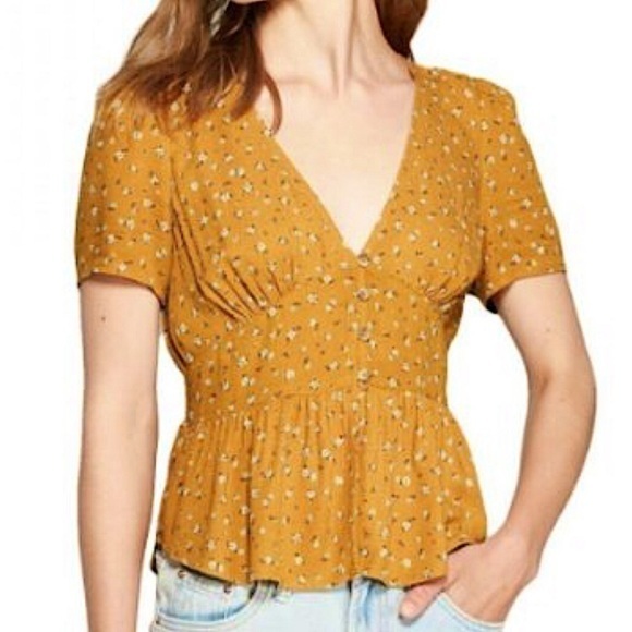 wild fable Tops - 💗HP💗Wild Fable | Mustard Gold Floral Smocked Top